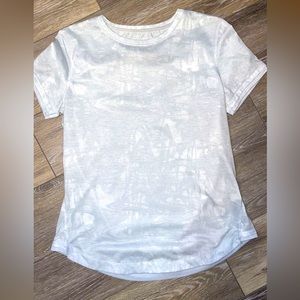 Women’s Under Armor Athletic Shirts Lot of 2